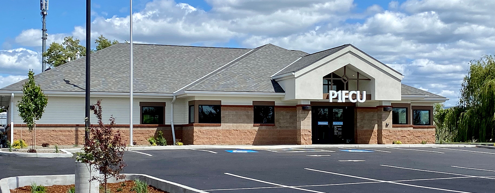 Walla Walla P1FCU Branch exterior